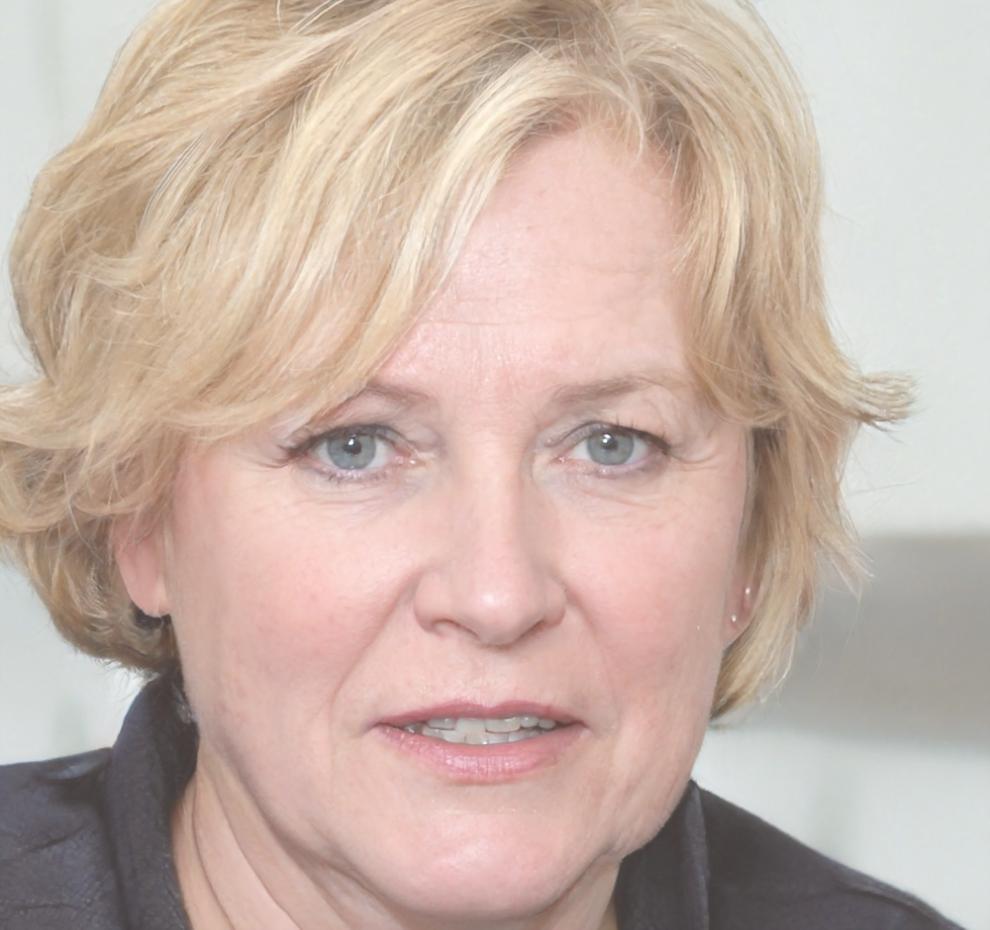 Sarah Weber, Finanzanalystin